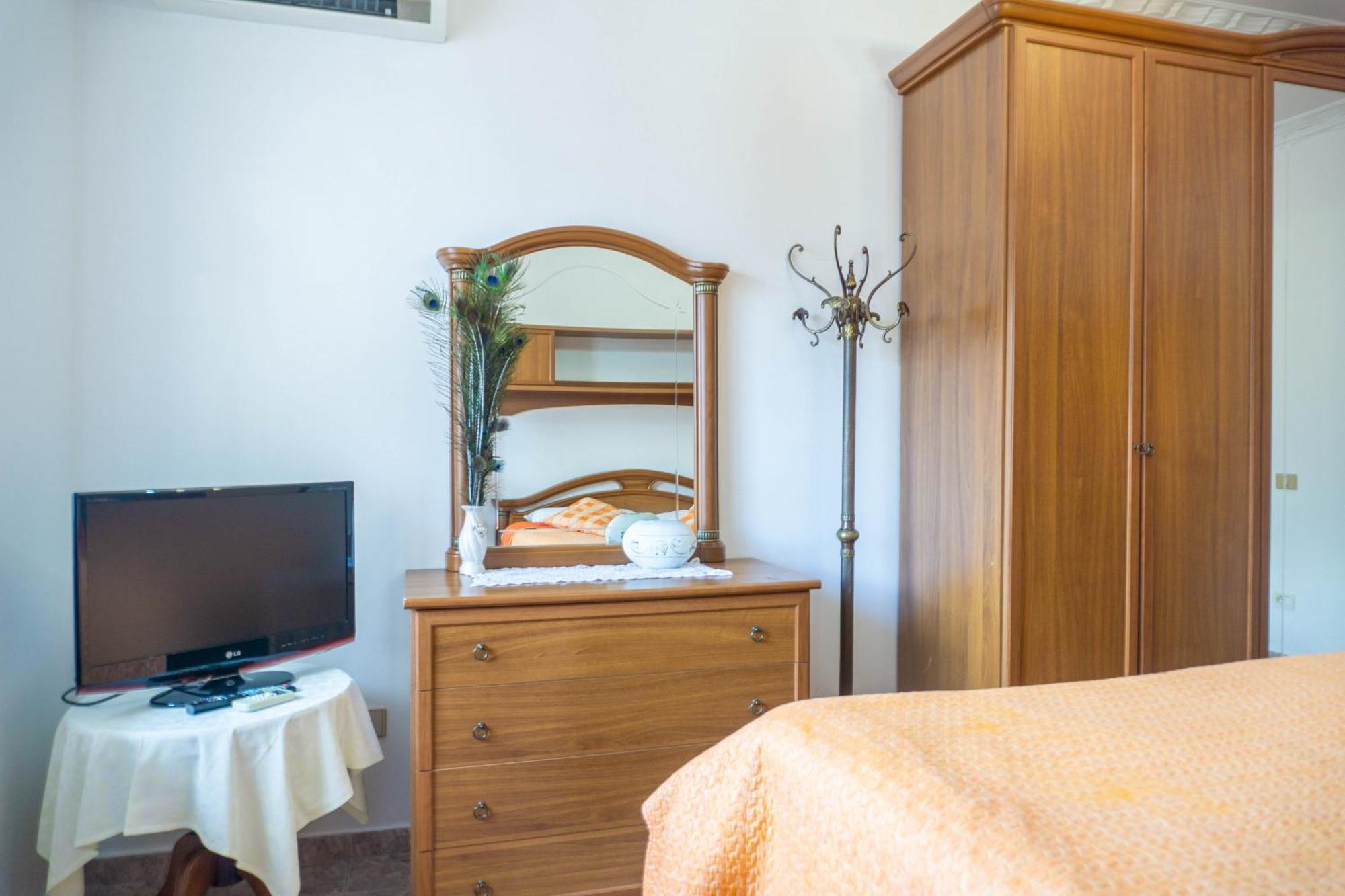 Bllok Bright Private Bedrooms With Private Bathroom On Shared Apartment Tirana Exterior photo