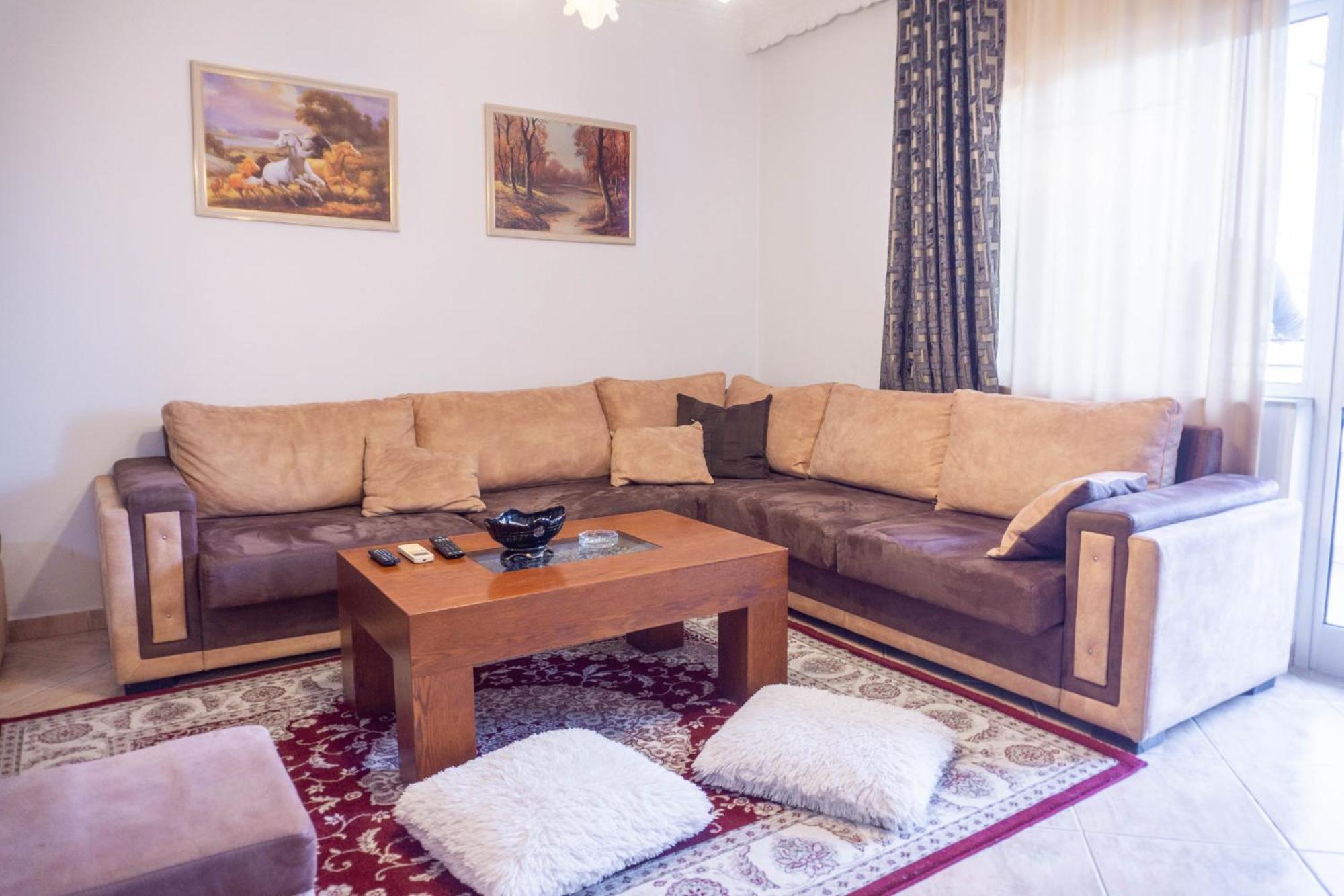 Bllok Bright Private Bedrooms With Private Bathroom On Shared Apartment Tirana Exterior photo